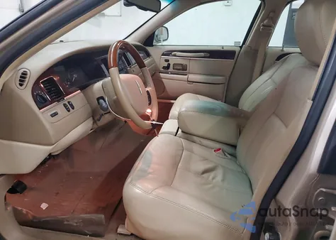 2011 Lincoln Town Car Signature Limited z USA, uszkodzony, nr VIN 2LNBL8CVXBX763309